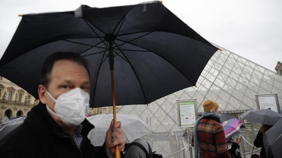 Francia y Alemania cierran escuelas en zonas con coronavirus