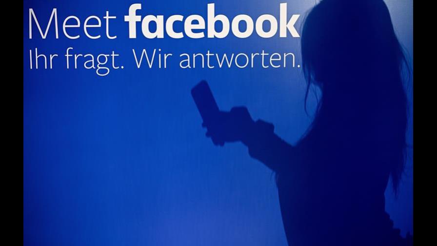 Alemania restringe a Facebook recoplación de datos de usuarios
