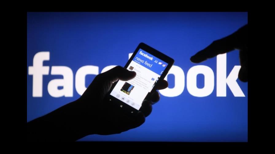 Hallan 500 millones de datos de usuarios de Facebook expuestos sin control en la red