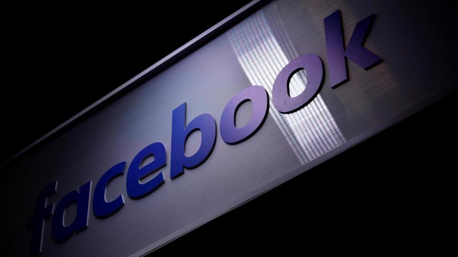 Facebook, WhatsApp y Twitter dejarán de colaborar con la Policía de Hong Kong Facebook, WhatsApp y Twitter dejarán de colaborar con la Policía de Hong Kong