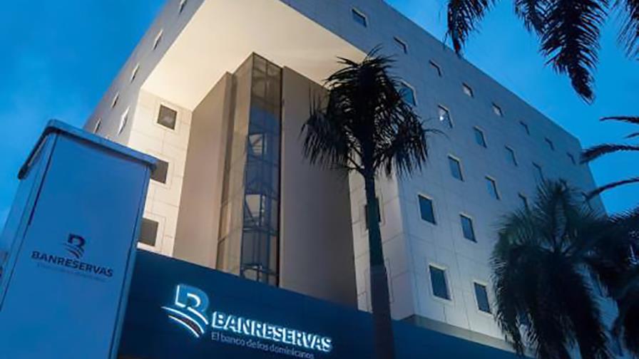 Revista declara a Banreservas como el Mejor Banco del Año