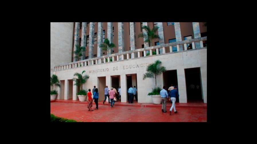 Minerd informa que escuelas estarán bajo disposición de la JCE este 14 y 15 de marzo Minerd informa que escuelas estarán bajo disposición de la JCE este 14 y 15 de marzo