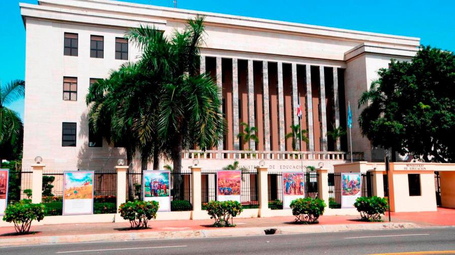 En el sistema no hay maestros de reemplazo