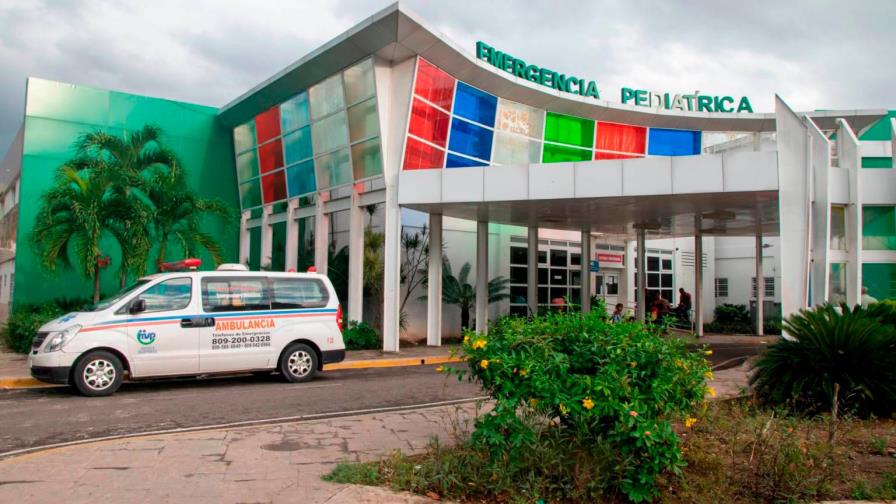 Médicos de Santiago que dieron negativo a prueba de inmunoglobulina serán sometidos a examen PCR de COVID-19
