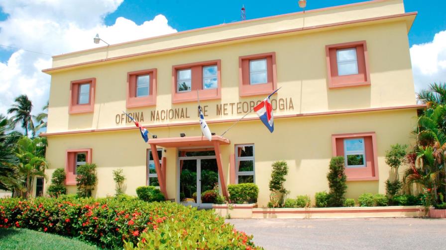 Una vaguada y onda tropical interactuan en la atmósfera, pero con pocas lluvias