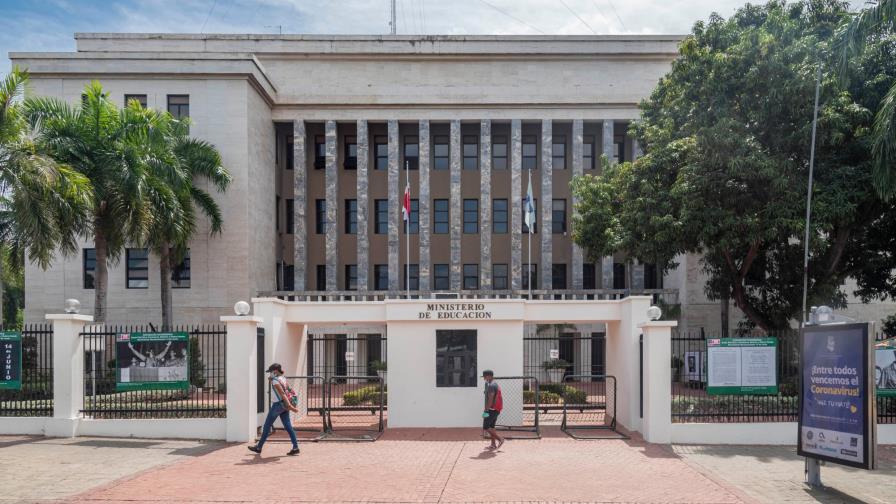 Autoridades del Minerd ultiman detalles para iniciar el año escolar