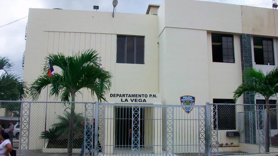 Cuatro agentes de la Policía dan positivo al coronavirus en La Vega