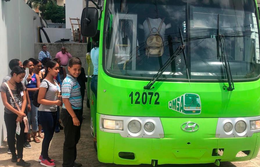 La OMSA capacita 100 estudiantes sobre el uso correcto del autobús