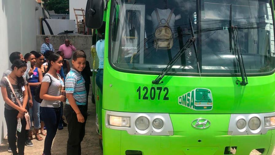 La OMSA capacita 100 estudiantes sobre el uso correcto del autobús