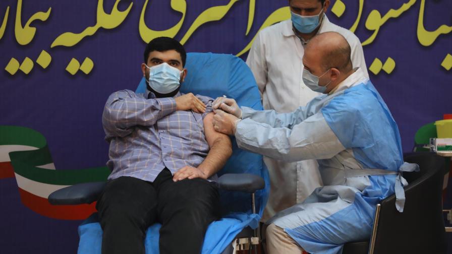 Irán inicia la vacunación de sanitarios contra el COVID-19