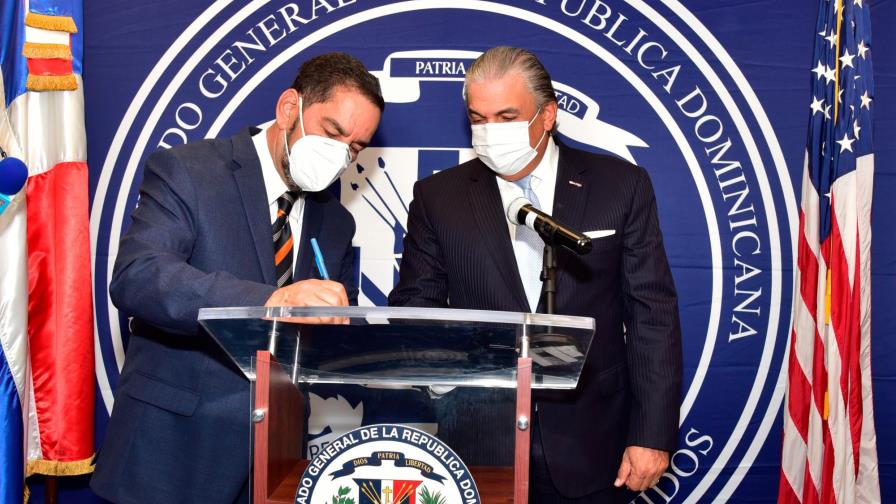 Eligio Jáquez toma posesión como cónsul general de República Dominicana en NY 