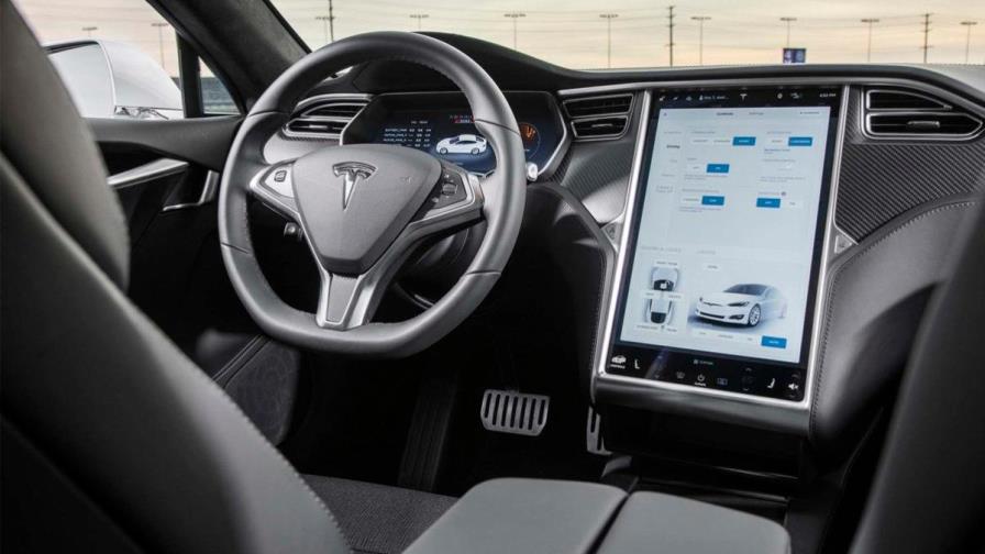 Estados Unidos investiga sistema de conducción asistida de Tesla tras 11 choques