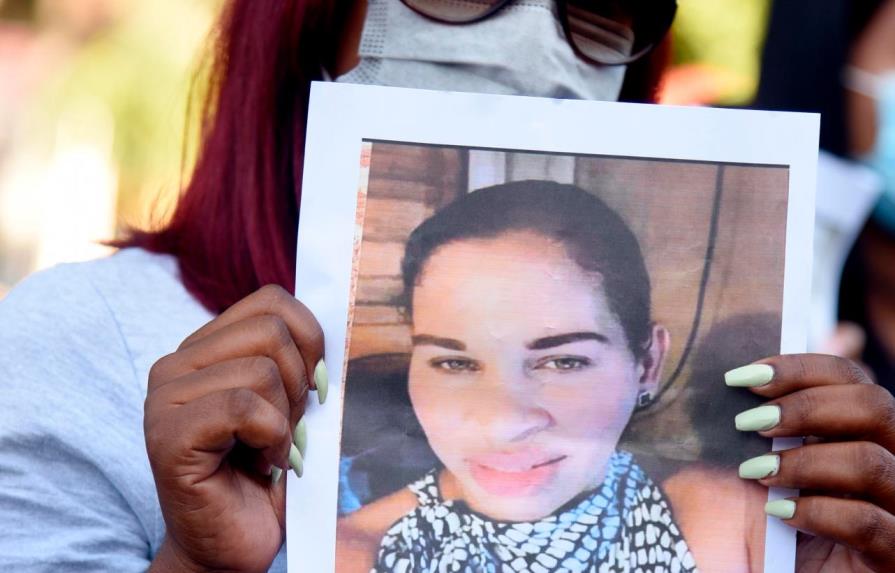 Exigen investigar desaparición de una mujer en Santiago