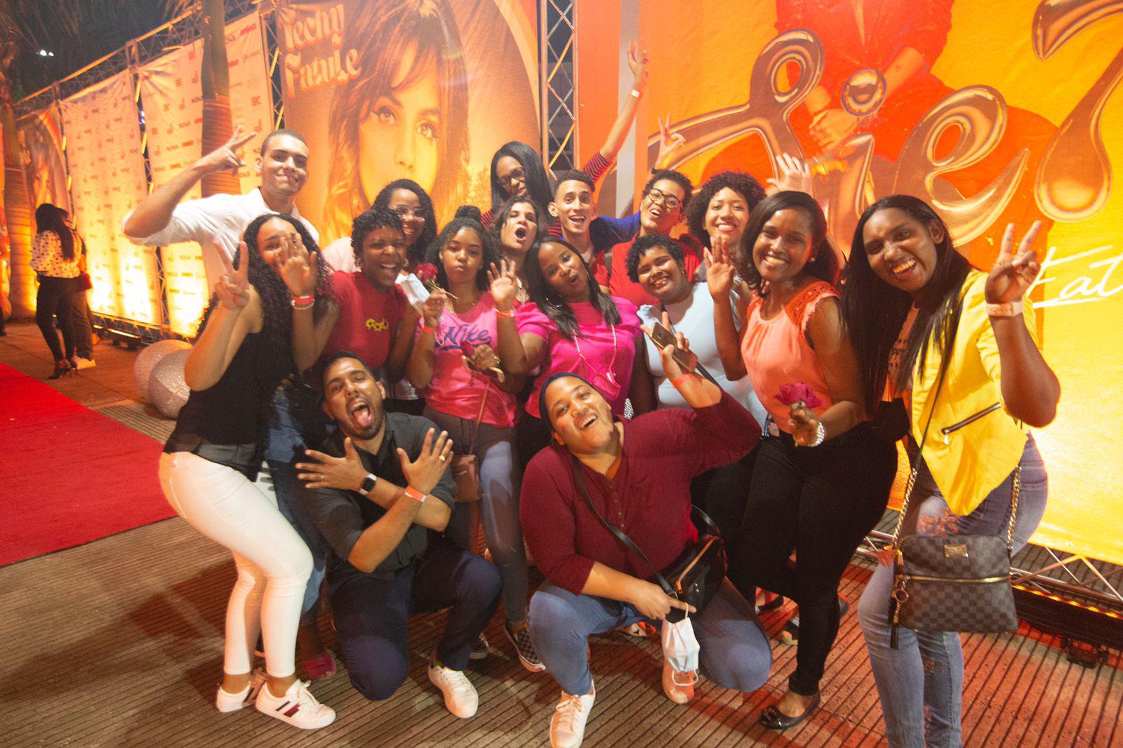 Algunos de los asistentes al concierto lanzamiento del álbum Sie7e. Fuente externa