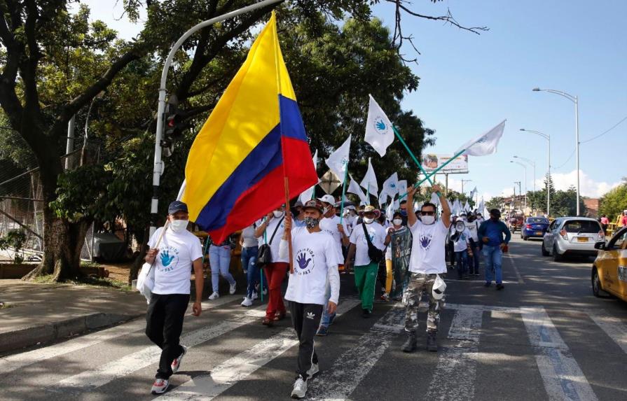 Exguerrilleros de FARC caminan de Medellín a Bogotá en rechazo a la violencia