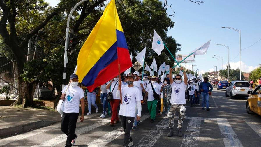 Exguerrilleros de FARC caminan de Medellín a Bogotá en rechazo a la violencia