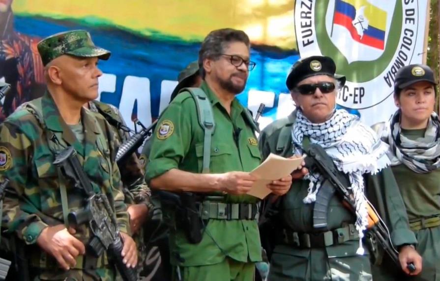 Justicia de Colombia ordena captura de guerrilleros “Iván Márquez” y “Jesús Santrich”