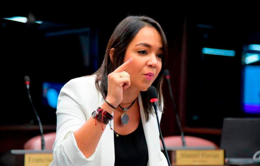 Choque entre Faride Raful y Dionis Sánchez por una “inobservancia” en el reglamento del Senado