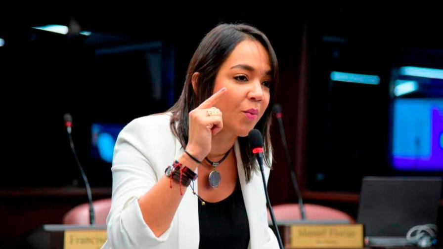 Choque entre Faride Raful y Dionis Sánchez por una “inobservancia” en el reglamento del Senado