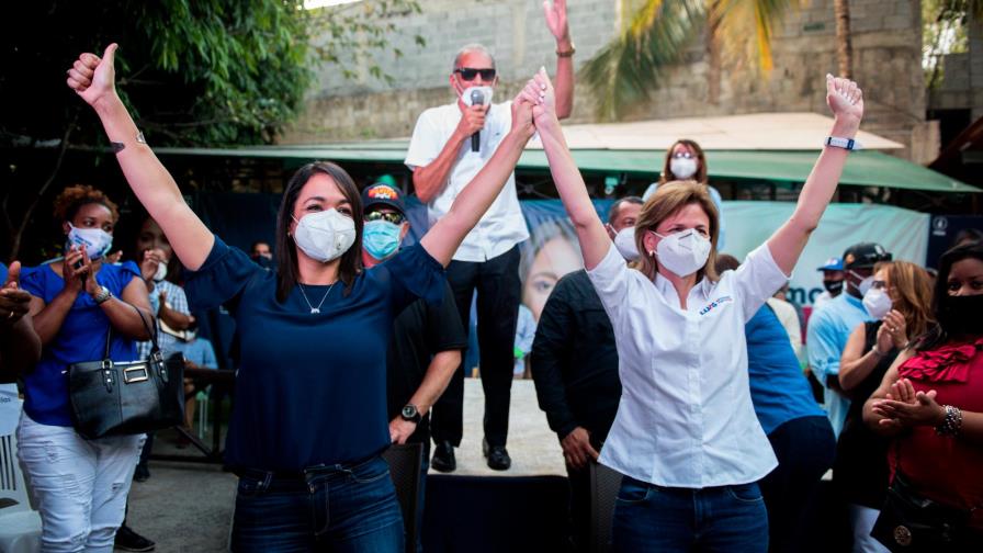 Faride y Raquel Peña juramentan nuevos coordinadores de campaña en el DN