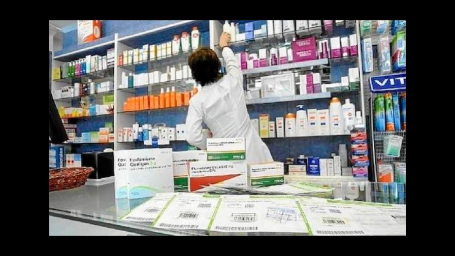 Sector farmacéutico se queja porque fue excluido de los privilegiados para vacunarse 