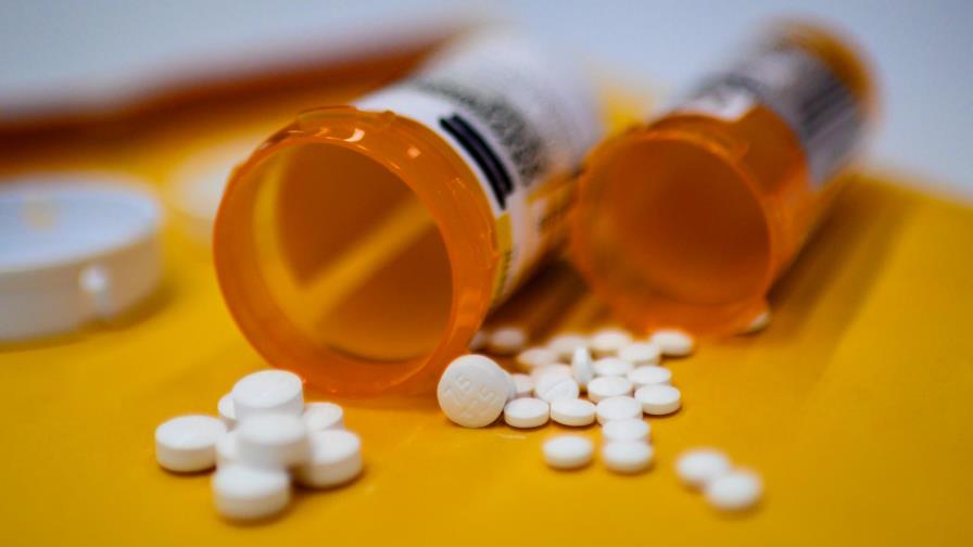 Juez falla contra cadenas de farmacias por contribuir a crisis de opiáceos en EEUU