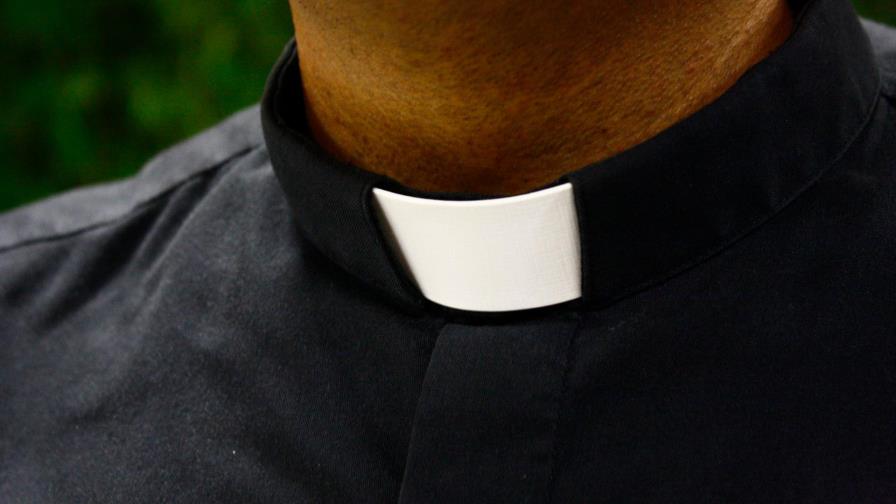 Inhabilitan a un cura tras atracar tres establecimientos en Brasil