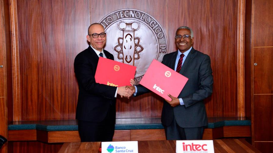 Intec y Banco Santa Cruz firman alianza para la formación de talentos Intec y Banco Santa Cruz firman alianza para la formación de talentos