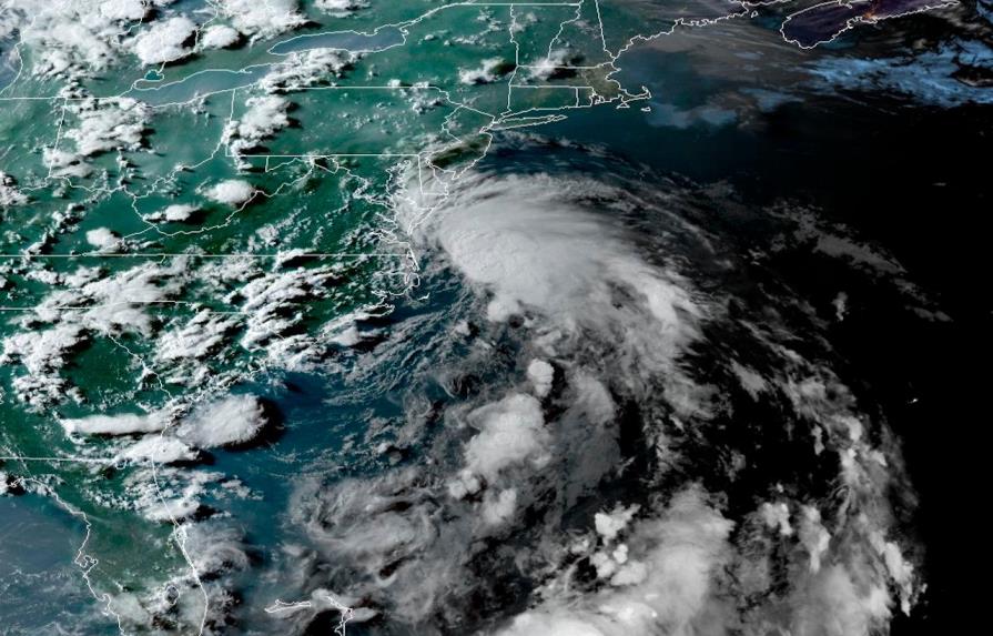 Tormenta tropical Fay amenaza costa de EEUU en el Atlántico