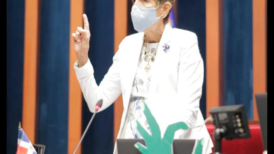 Ginette Bournigal llama a ministros a “ponerse a tono” con el presidente Abinader o renunciar Ginette Bournigal llama a ministros a “ponerse a tono” con el presidente Abinader o renunciar