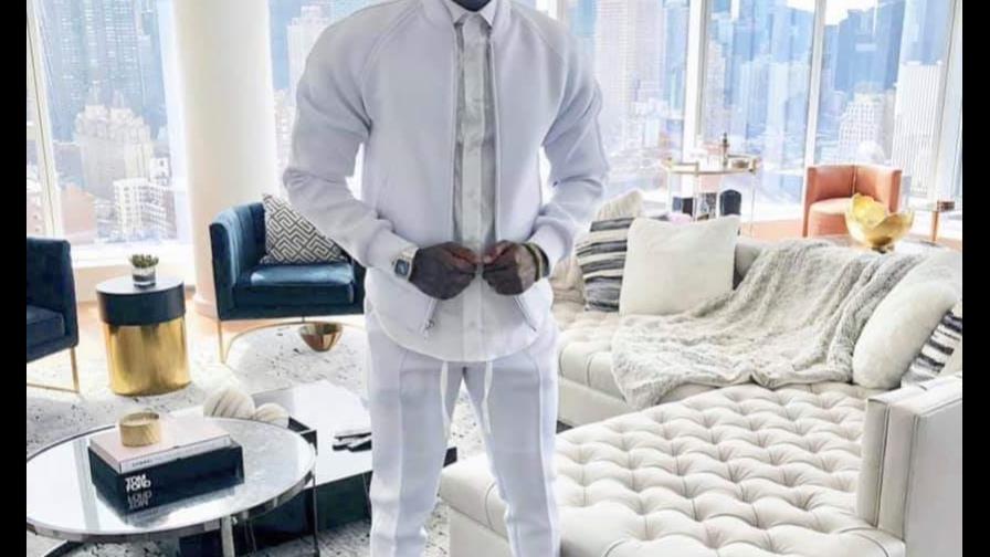 La recta que Aroldis Chapman soltó en su cuenta de Facebook