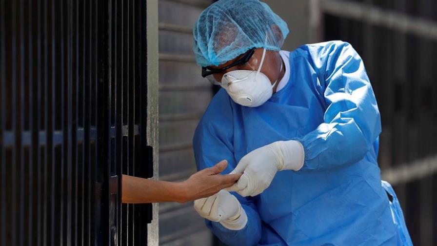 Perú recibe 300,000 pruebas rápidas adquiridas a China