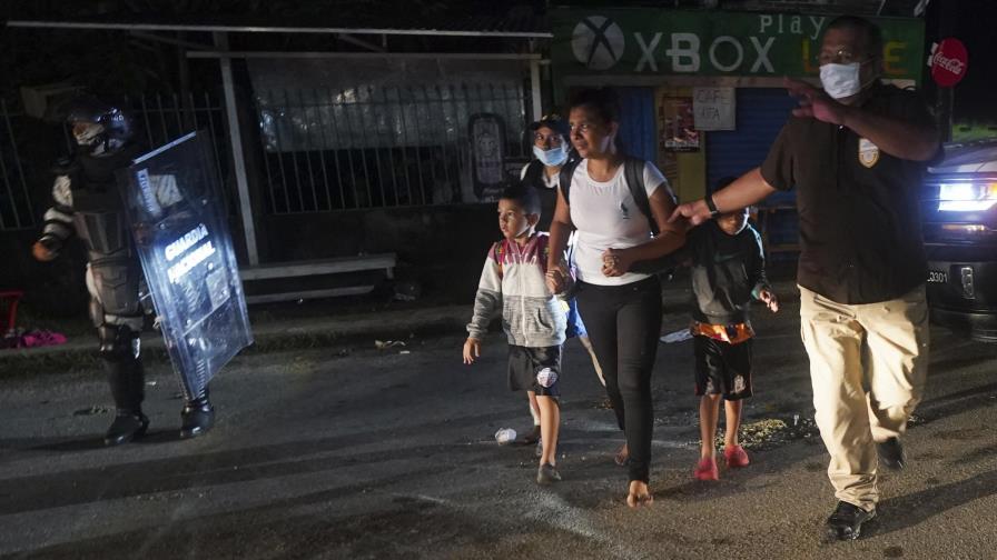 Dispersan a cuarto grupo de migrantes en el sur de México