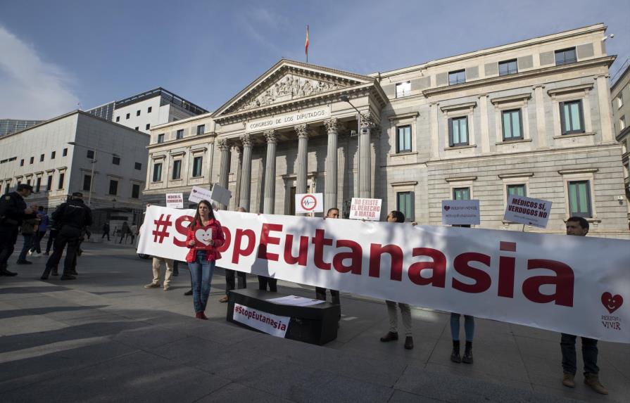 Gobierno español supera primera traba para legalizar eutanasia