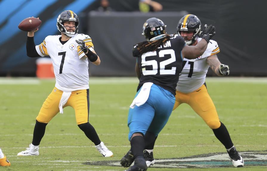 Steelers dominan a Jaguars y conservan la marca perfecta