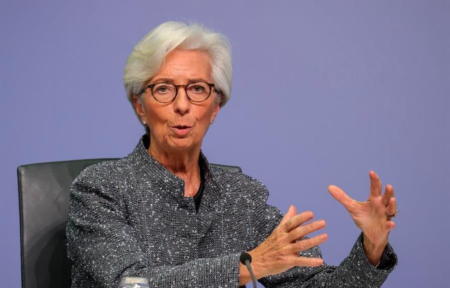 Lagarde urge a completar la unión monetaria para aumentar atractivo del euro