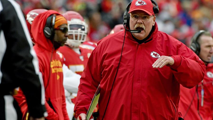 De los 4 entrenadores restantes, Andy Reid es la excepción