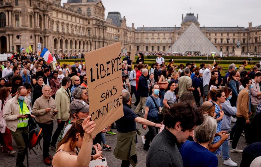 Francia: extrema derecha protesta contra certificación COVID