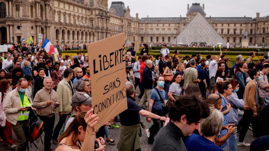 Francia: extrema derecha protesta contra certificación COVID