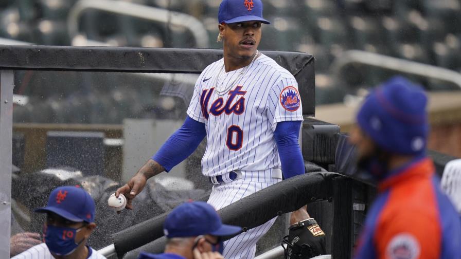 Stroman se enoja tras hacer nueve pitcheos antes de suspensión