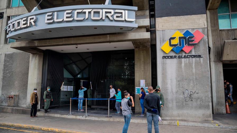 Comienza la inscripción para elecciones venezolanas sin la mayoría opositora Comienza la inscripción para elecciones venezolanas sin la mayoría opositora