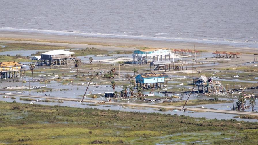Laura se debilita a depresión tropical sobre Arkansas