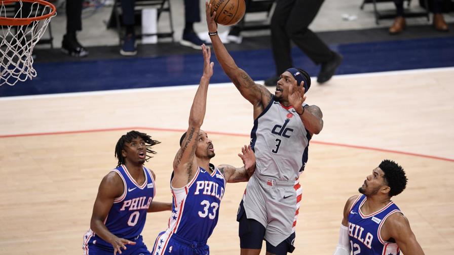Embiid sale lesionado, Wizards superan a los 76ers