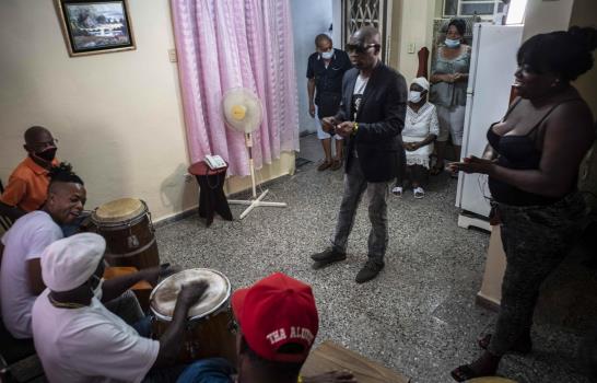 Con su rumba cubana, Okuté sería un bálsamo en la pandemia Con su rumba cubana, Okuté sería un bálsamo en la pandemia
