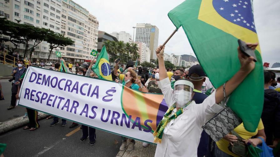 Bolsonaro dice que protestas en su contra son el gran problema del momento Bolsonaro dice que protestas en su contra son el gran problema del momento