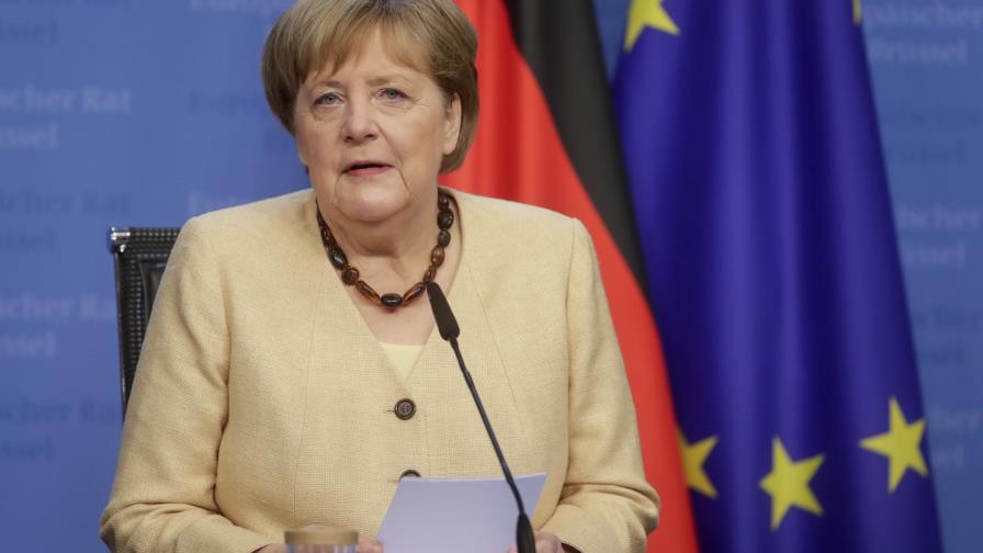 Canciller alemana defiende posible reunión de UE con Rusia