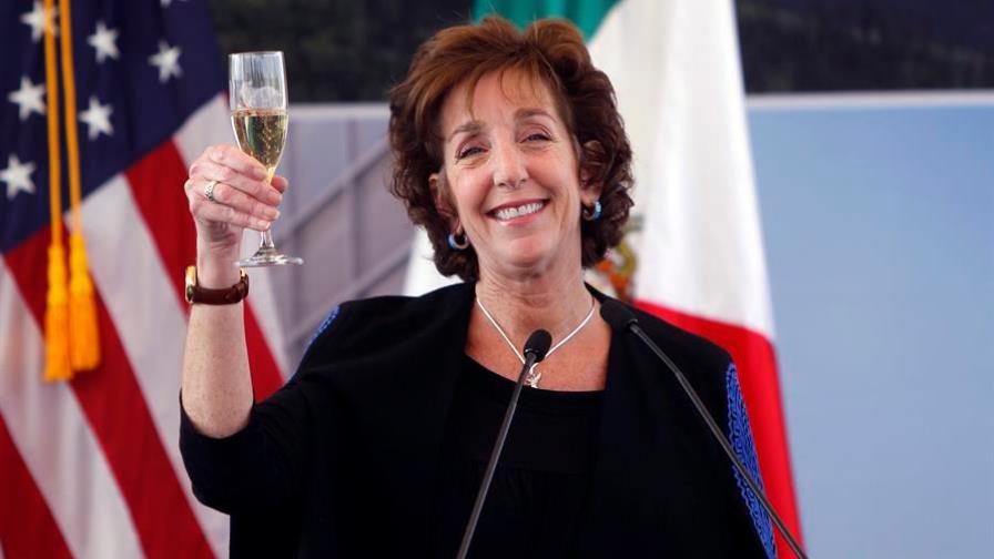 Roberta Jacobson: Hay que cerrar el campamento de migrantes de Matamoros