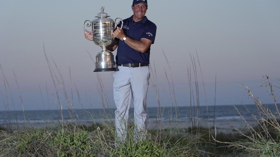 Con 50 años Mickelson gana el Campeonato de la PGA