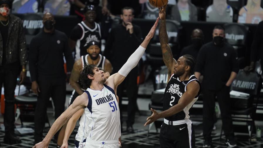 Clippers liquidan a Mavericks y avanzan a 2da ronda Clippers liquidan a Mavericks y avanzan a 2da ronda