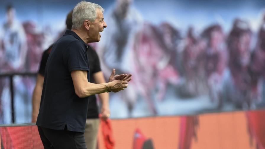 Favre seguirá como DT de Dortmund la próxima temporada Favre seguirá como DT de Dortmund la próxima temporada